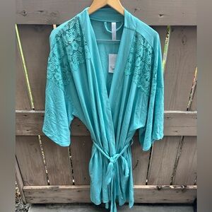 🎉NWT🎉 Elegant Lace Trim Robe in Teal